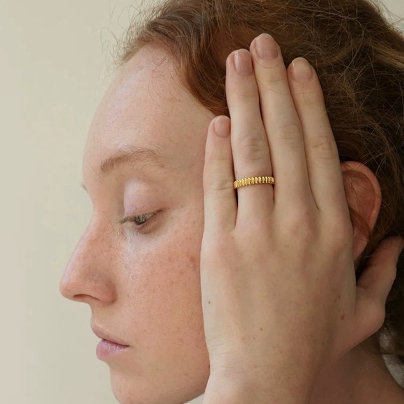 Gold thin ring, thin gold ring, gear ring, simple gold ring, stacking ring - Picture 4 of 6